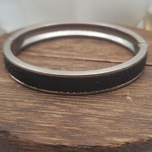 Moccasin bracelet hinge bangle‎ B2037
